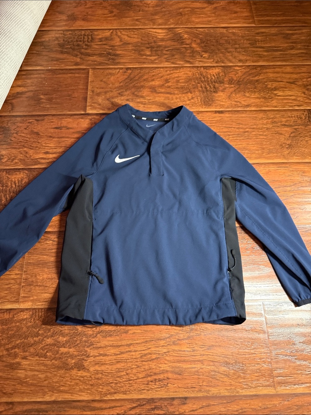 Nike Navy and Black Athletic Pullover. Light weight youth small/7. Like new